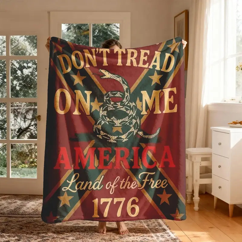 Vintage US Flag Flannel Blanket - 1776 Freedom Snake Design, Large Soft Lightweight, Decorative Sofa Item, USA Logo Graphic, Independence Day Themed, Machine Washable, Home Camping Gift, Modern Home Decor Throw, Machine Washable Blanket, Decorative Sofa B