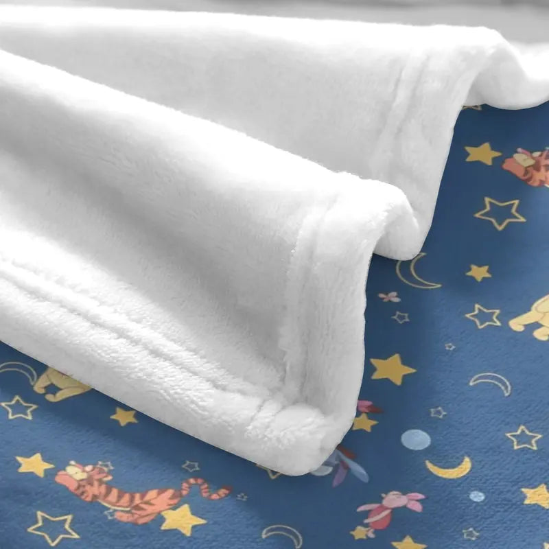 Disney Winnie the Pooh Star Pattern Flannel Fleece Throw Blanket, Anti-Fade Graphic Design, Breathable Warm Fluffy Soft, Multi-Size Bedding, Cozy Home Use, Blankets for Sofa, Travel-Friendly Holiday Gift, Breathable Warm Blanket