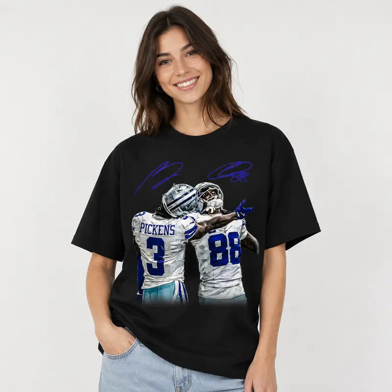 Vintage Close-Up Football Athlete Signature Graphic Unisex T-Shirt |   Great Gift For Sports Fans
