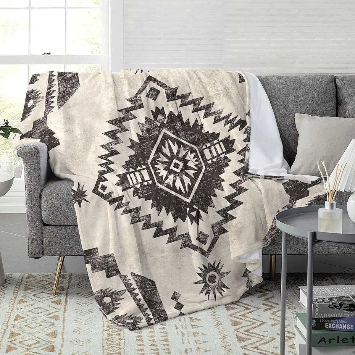 Boho Style Geometric Pattern Flannel Blanket, Soft Comfortable Lightweight Throw Blanket, Warm Napping Blanket for Home Office Camping